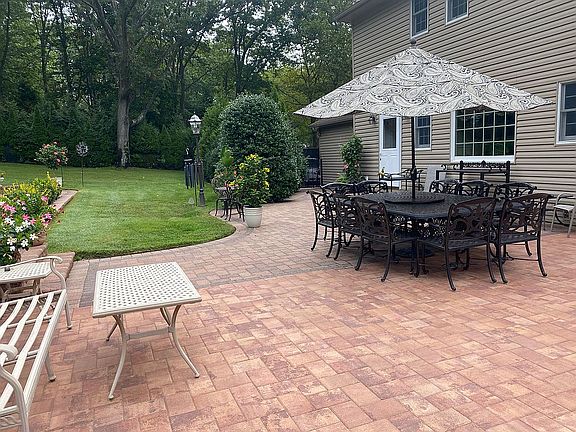 5th image of 61 River Heights Dr