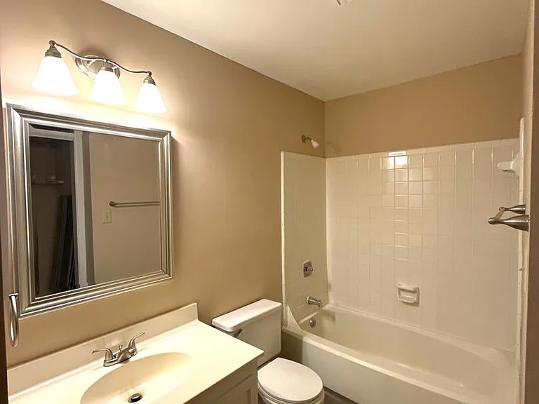 2800 Heathstead Pl #K — Photo 11