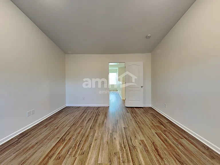 2054 Southlea Dr — Photo 12
