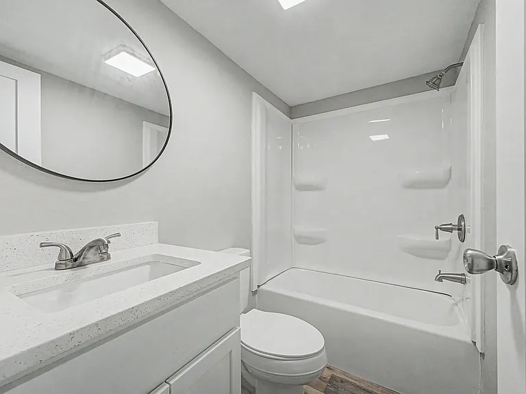 512 W Bach Dr — Photo 24