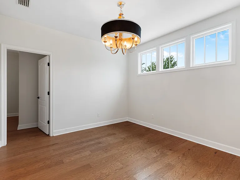 5005 NW 11th Pl — Photo 21