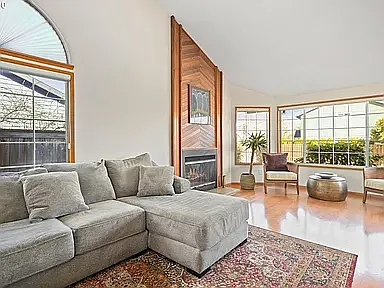 3 bed, 2.5 bath, 1590 sqft, $2,895 — Photo 3