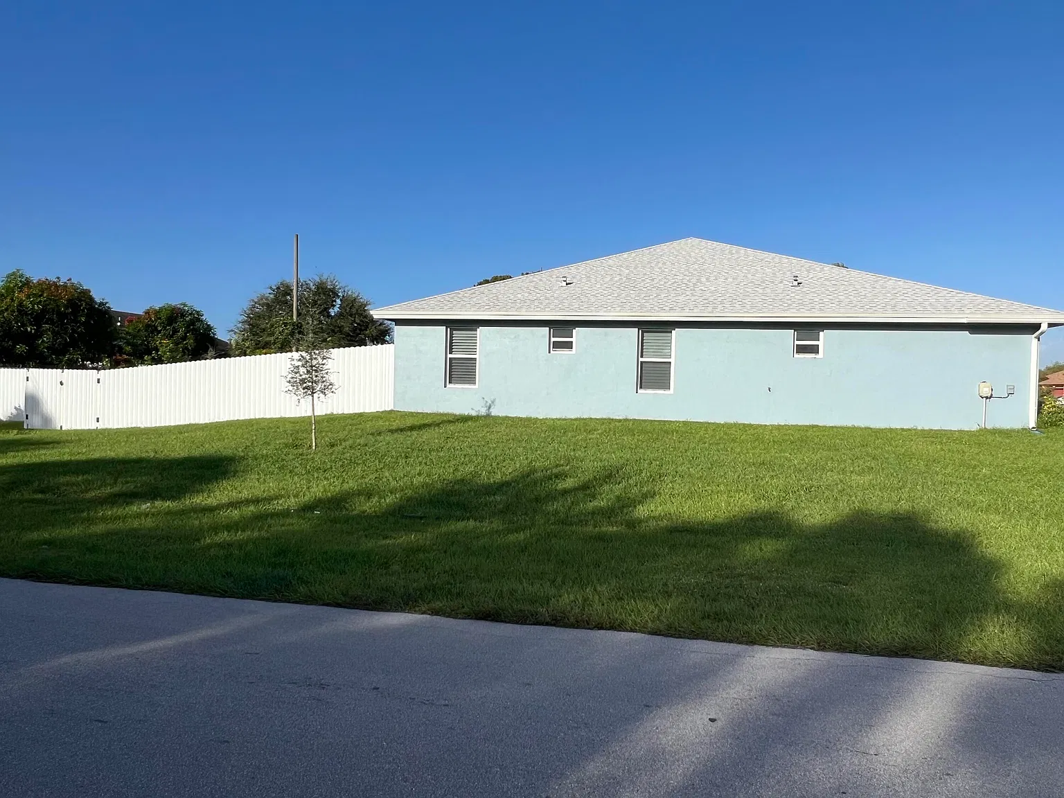 4 bed, 3.5 bath, 2206 sqft, $3,200 — Photo 4