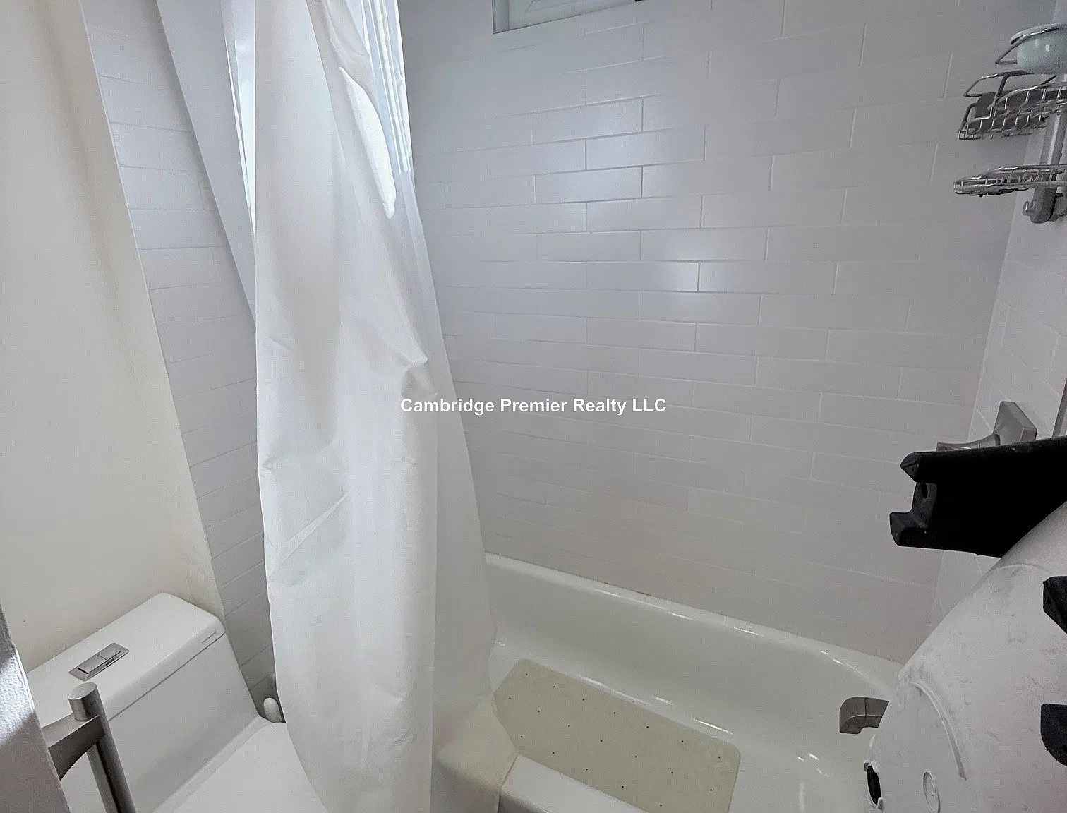4 bed, 1683 sqft, $4,500 — Photo 3