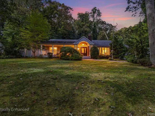 27 Willoughby Path, East Northport, NY 11731