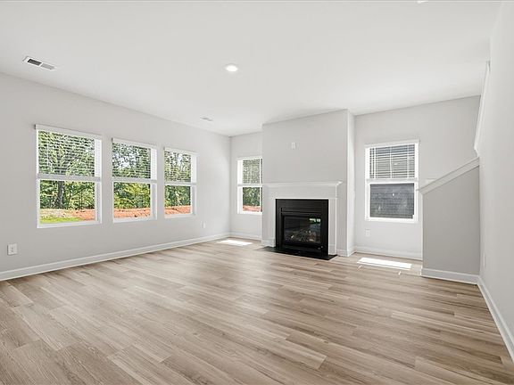 3rd image of 1019 Southwell Dr