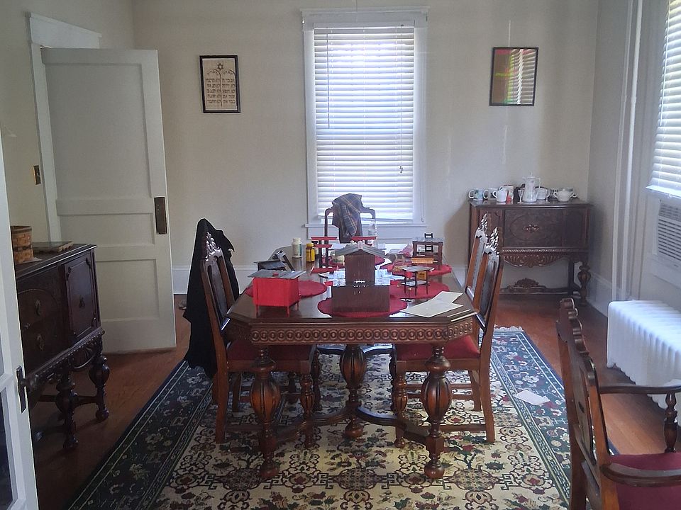 1st image of 24 8th St NW #1