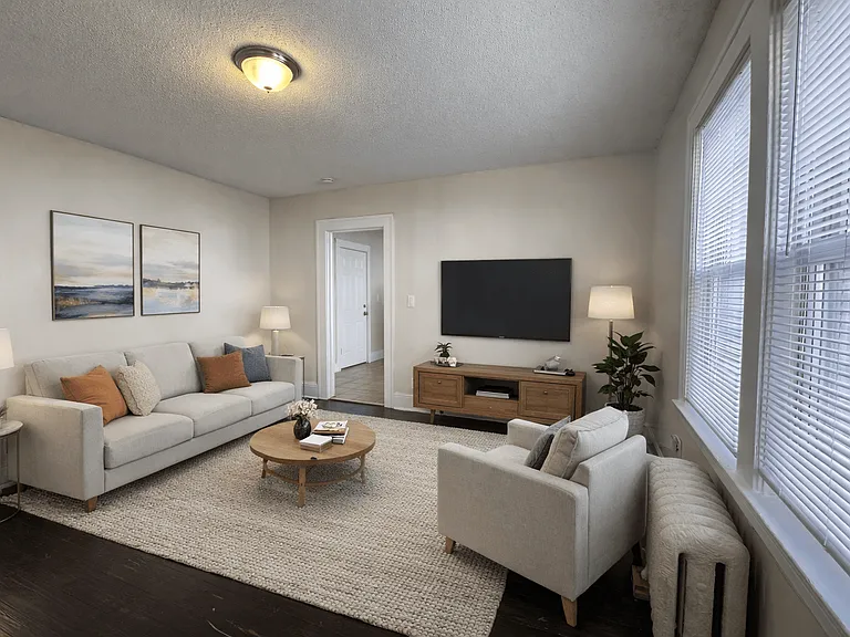 Residences at Barry Square — Photo 11