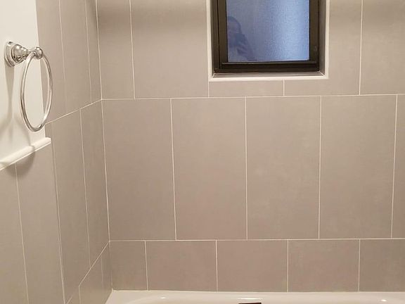 5th image of 639 Bergen Ave #25