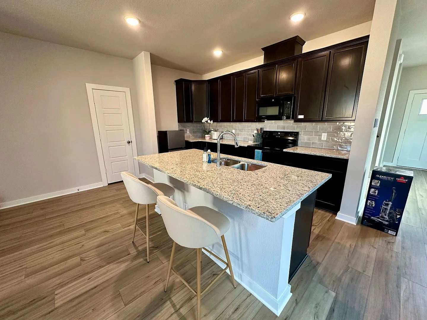 1021 Elise Ave — Photo 4