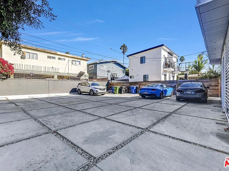 4523 Saint Elmo Dr #1/2 — Photo 2