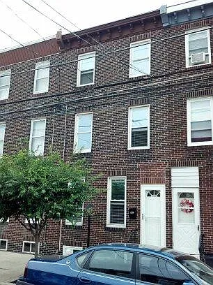 2465 Memphis St — Photo 3