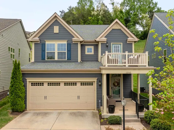 1252 Delphi Ln, Charlottesville, VA 22911