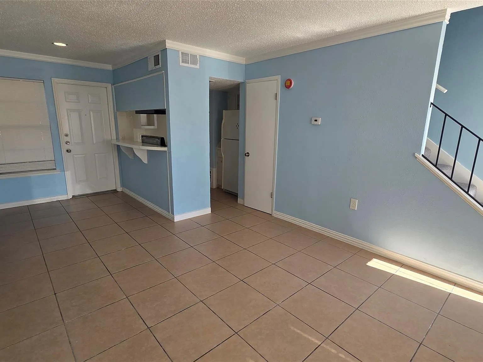 1 bed, 1.0 bath, 4690 sqft, $950 — Photo 4