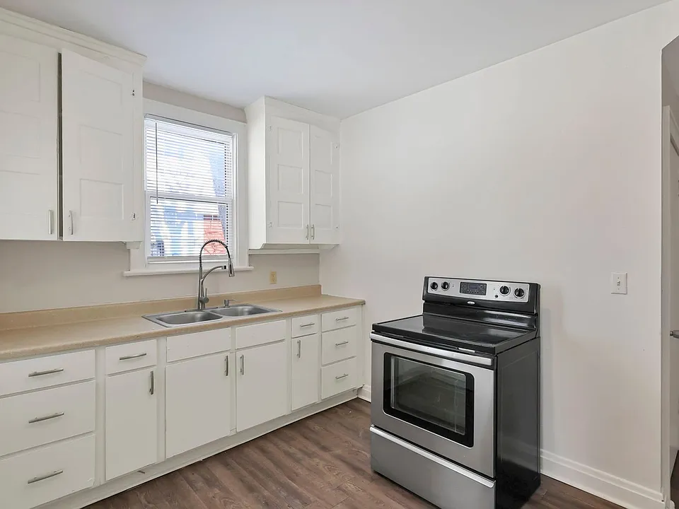775-777 S 17th St