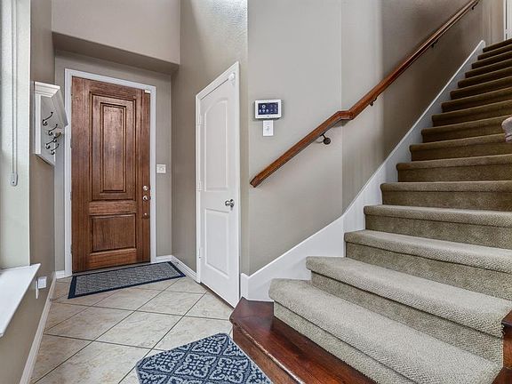 3rd image of 365 Hamilton St