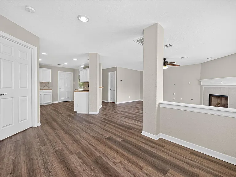 3219 Watercliff Ct — Photo 8