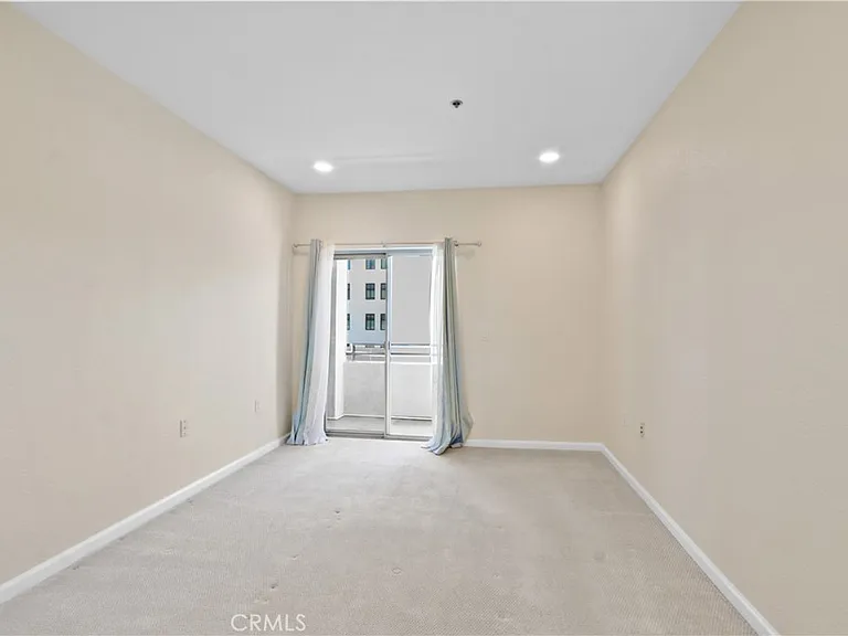 838 Pine Ave #307 — Photo 6