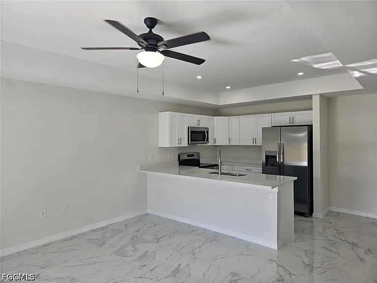 399 Carrillon Ave S — Photo 4