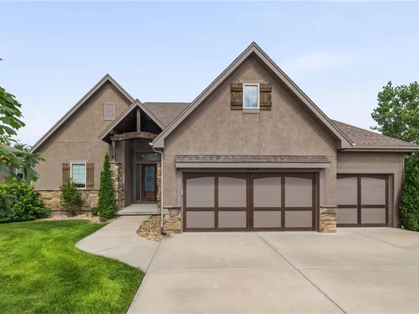 14124 S Red Bird St, Olathe, KS 66061