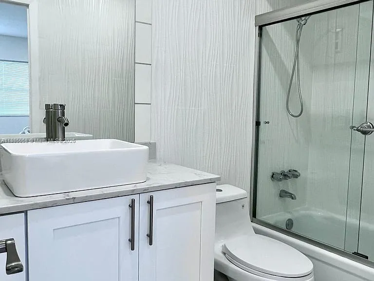 5051 W Oakland Park Blvd #204 — Photo 36