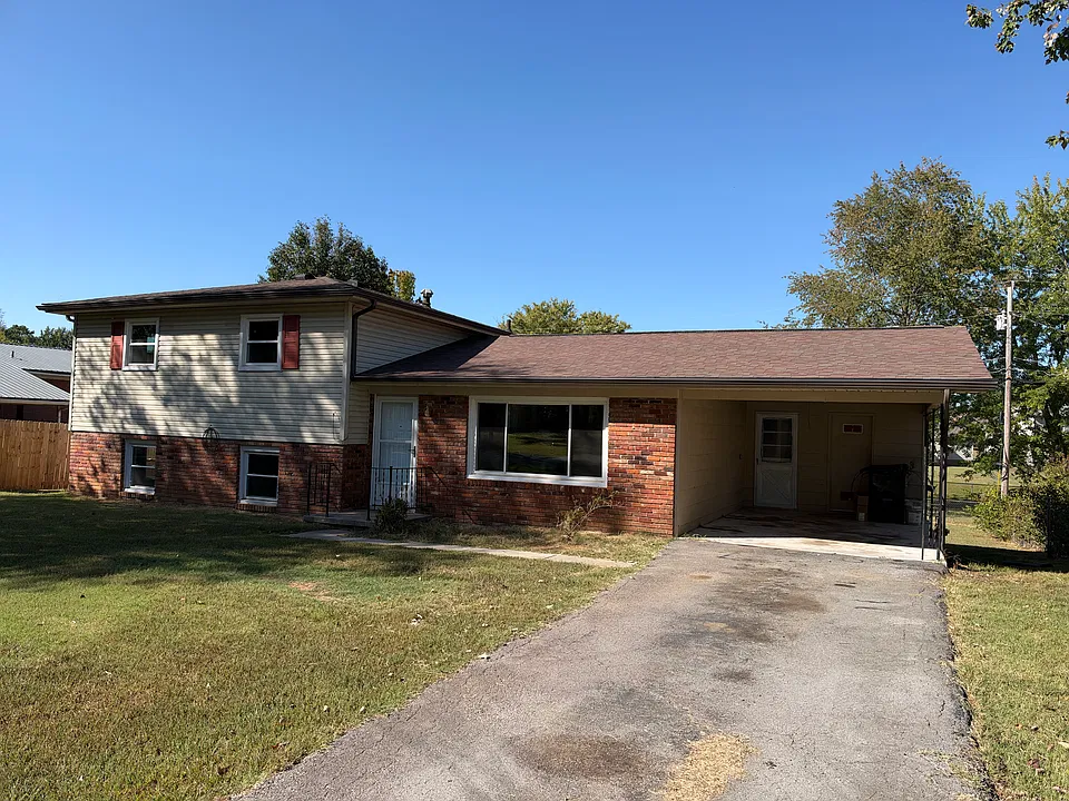 432 Colonial Ter