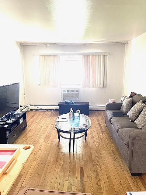 1st image of 3278 Kingsland Ave