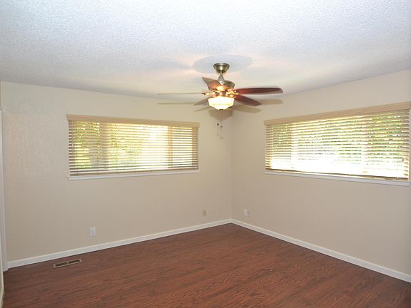 5th image of 4845 N Warren Ave