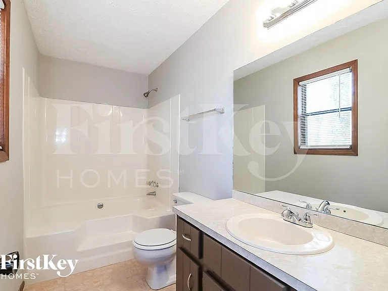 213 Park Ave — Photo 10