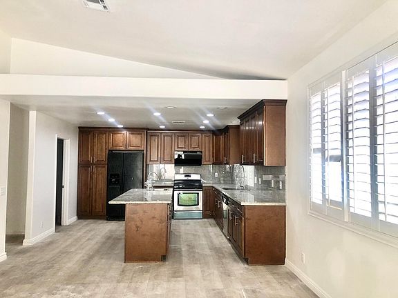 2nd image of 79542 Dandelion Dr