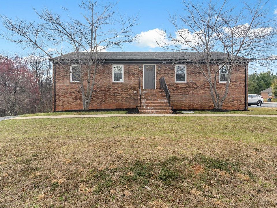 1st image of 23 Deer Creek Dr