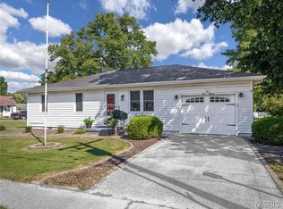 111 W Linden St, Marine, IL 62061
