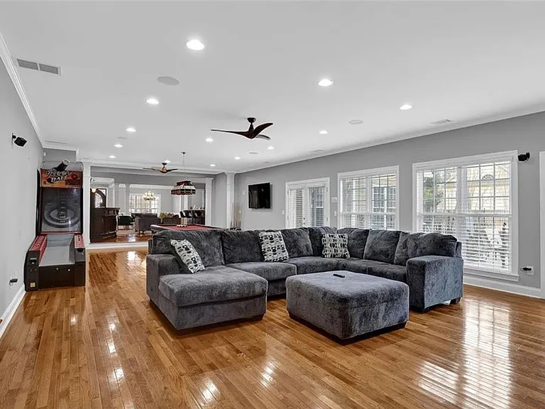 110 Stanley Oaks Pl — Photo 10