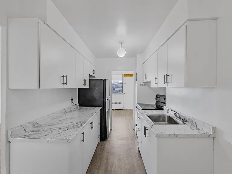 65 Thorncliffe Park Dr #1807 — Photo 8