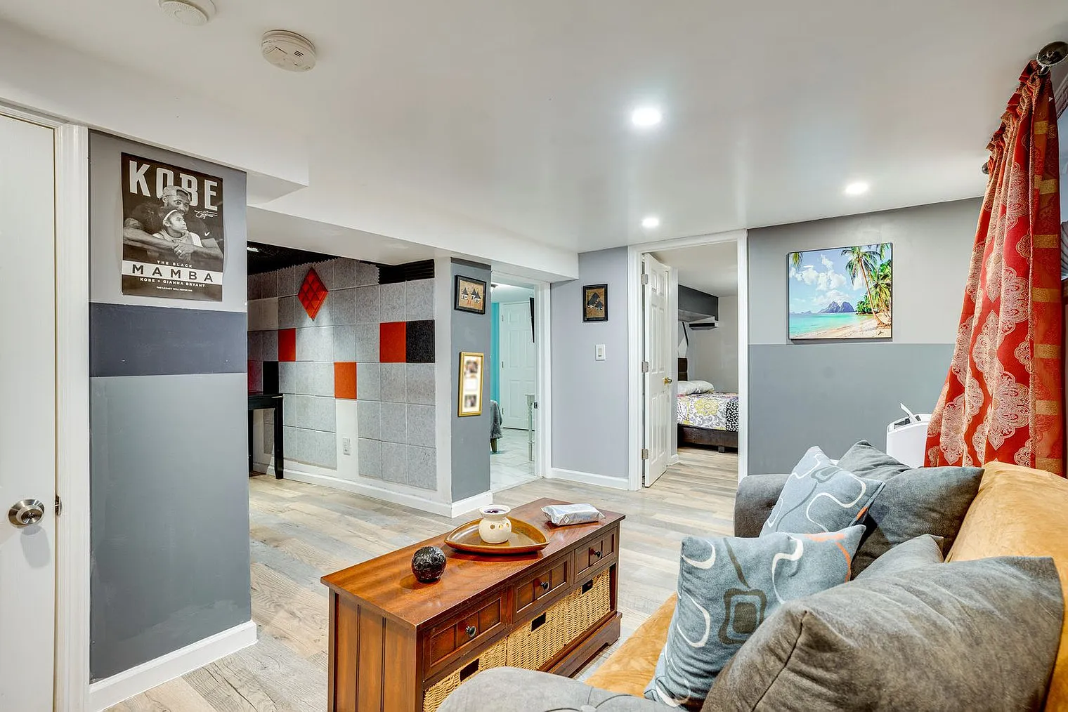 2 bed, 1.0 bath, 1496 sqft, $3,290 — Photo 3