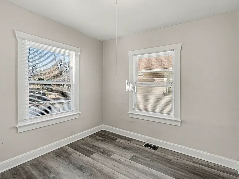 5719 Brooklyn Ave — Photo 5