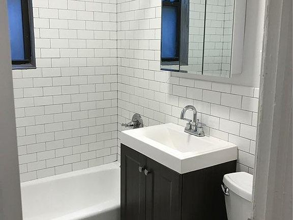 4th image of 2523 31st Ave APT A44