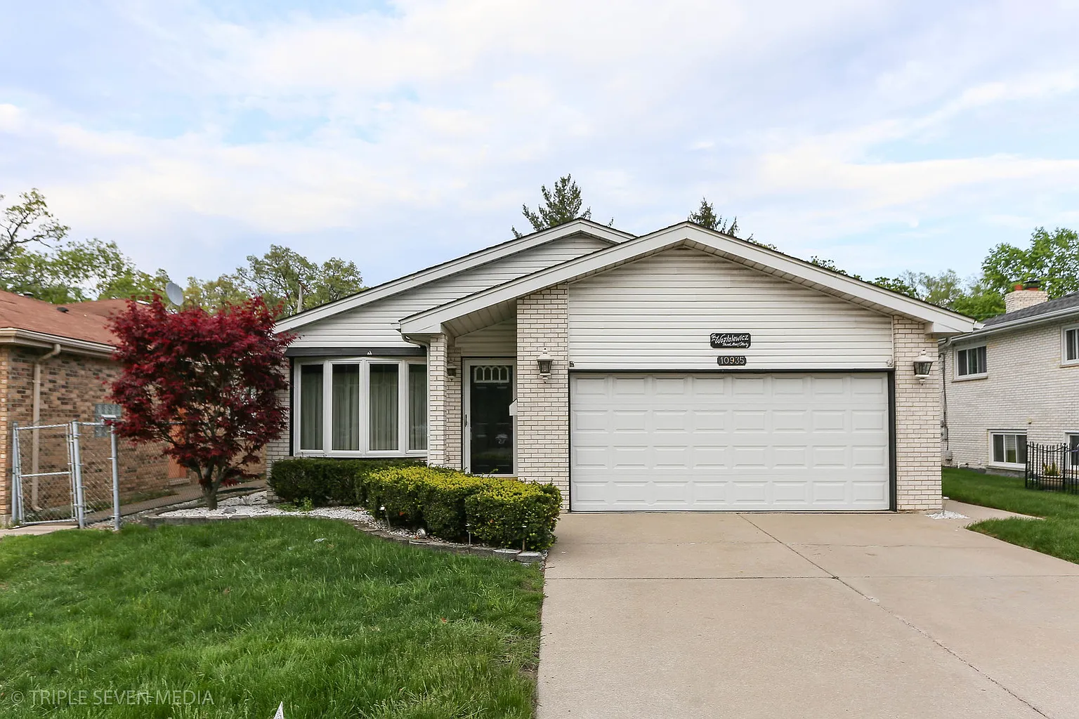 10935 S Harlem Ave photo 1