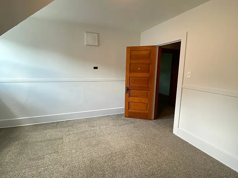 615 E 6th Ave — Photo 31