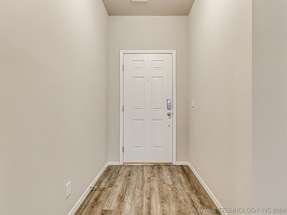 5th image of 1106 Raven Dr