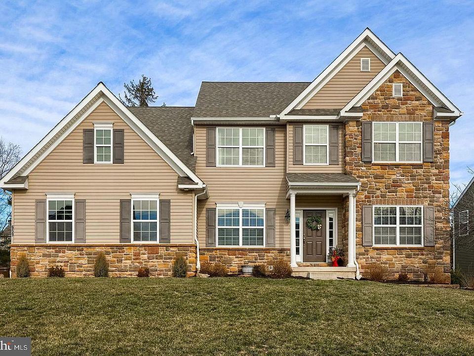1st image of 659 Crosslyn Dr