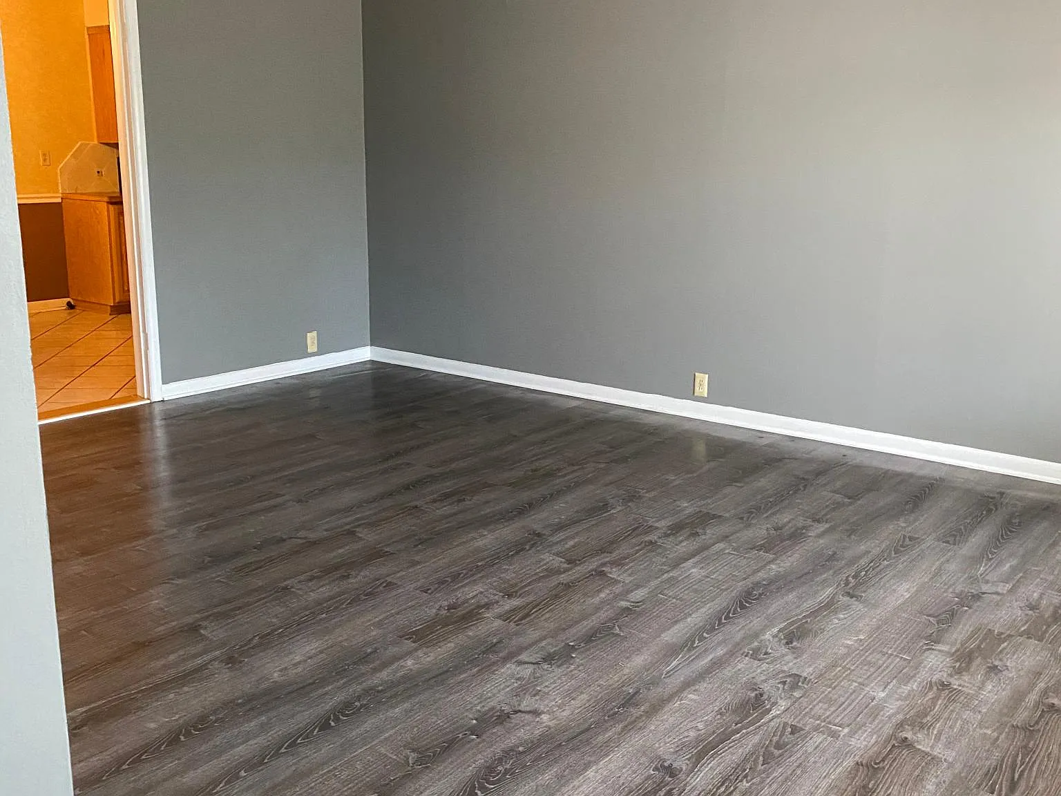 3 bed, 2060 sqft, $2,000 — Photo 2