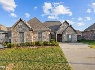 712 Sawgrass Lakes Dr, Brandon, MS 39042