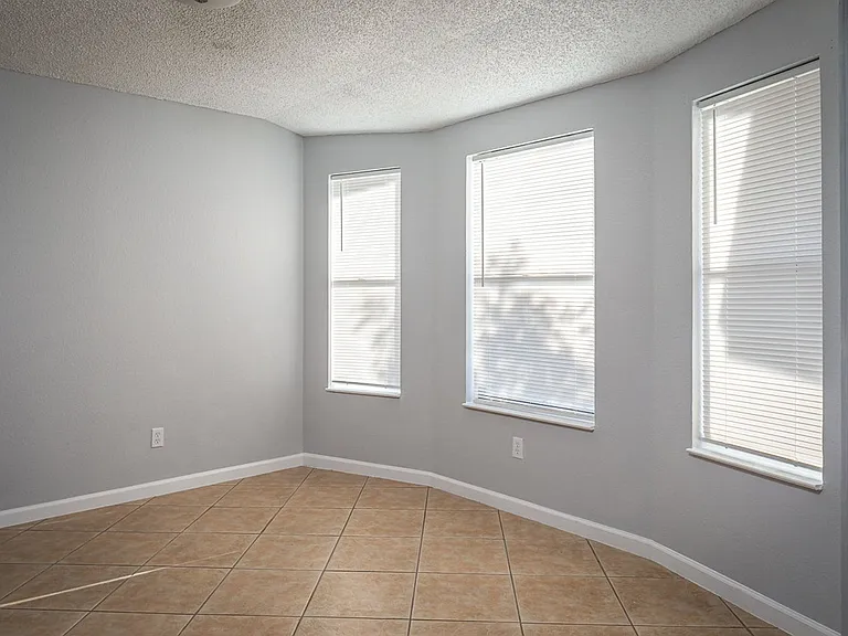 210 Warbonnet Trl — Photo 7