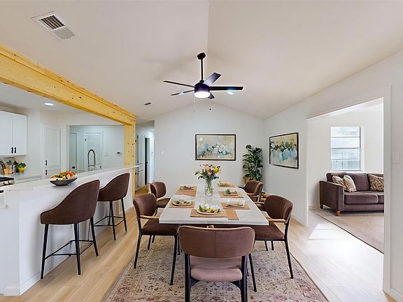 5th image of 3220 Centennial Rd