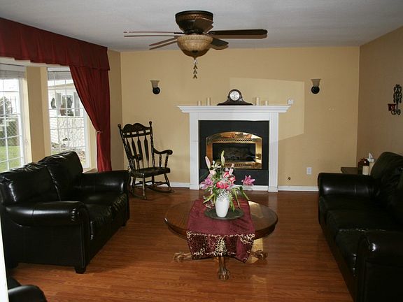 4th image of 6840 NE Helena Ct