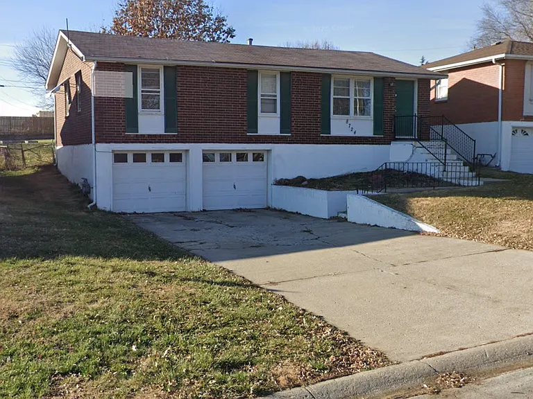 8724 N Jefferson St — Photo 1