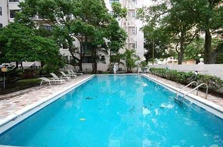 4th image of 2109 Bayshore Blvd #1006