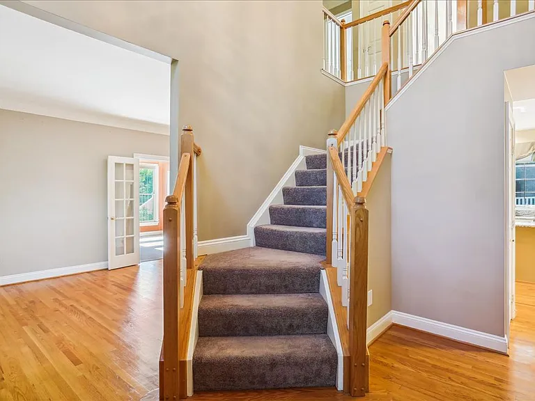 8931 Falls Farm Dr — Photo 36