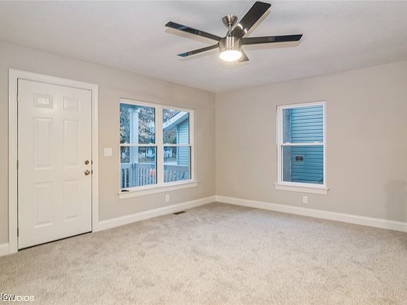 4th image of 1064 Bryce Ave